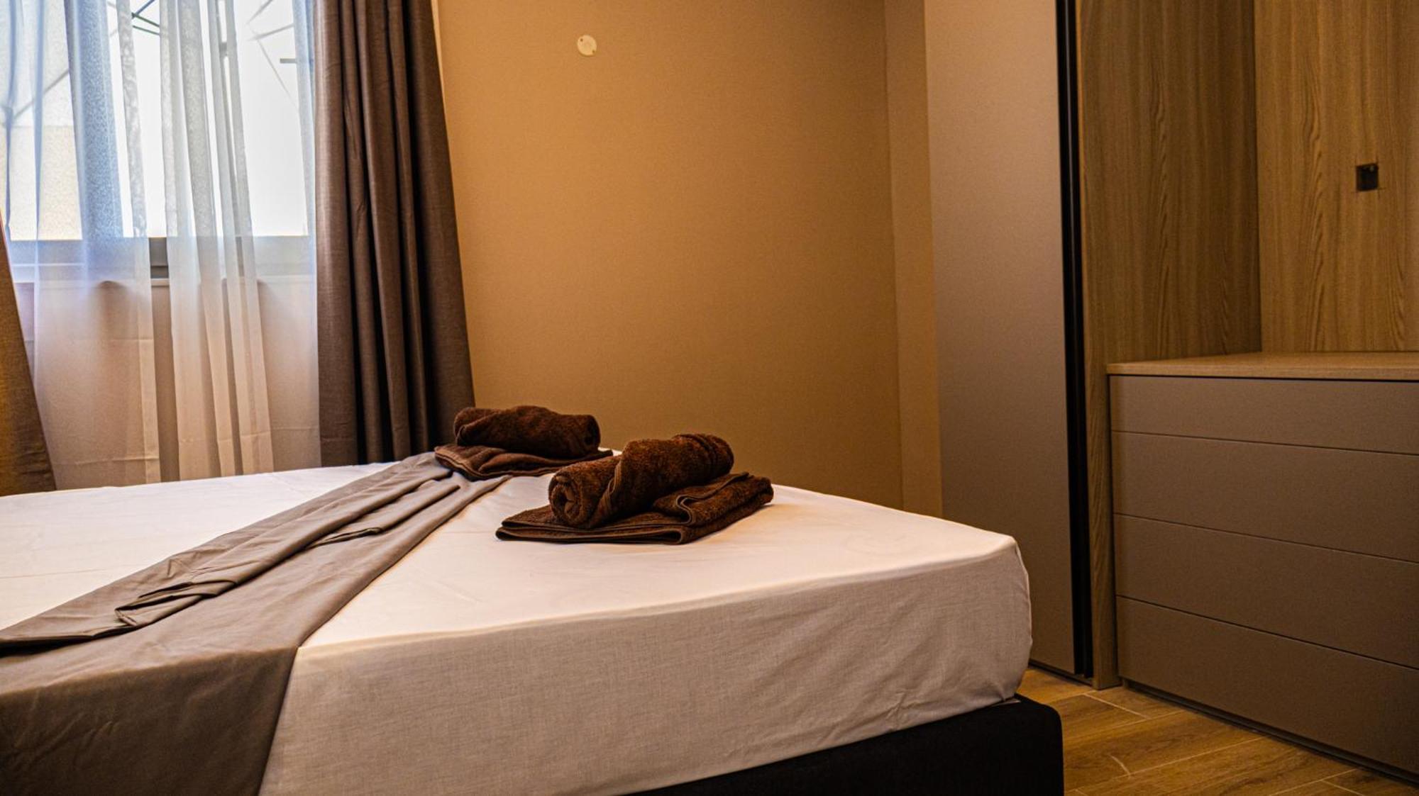 De Luxe Pointe Ph Sliema