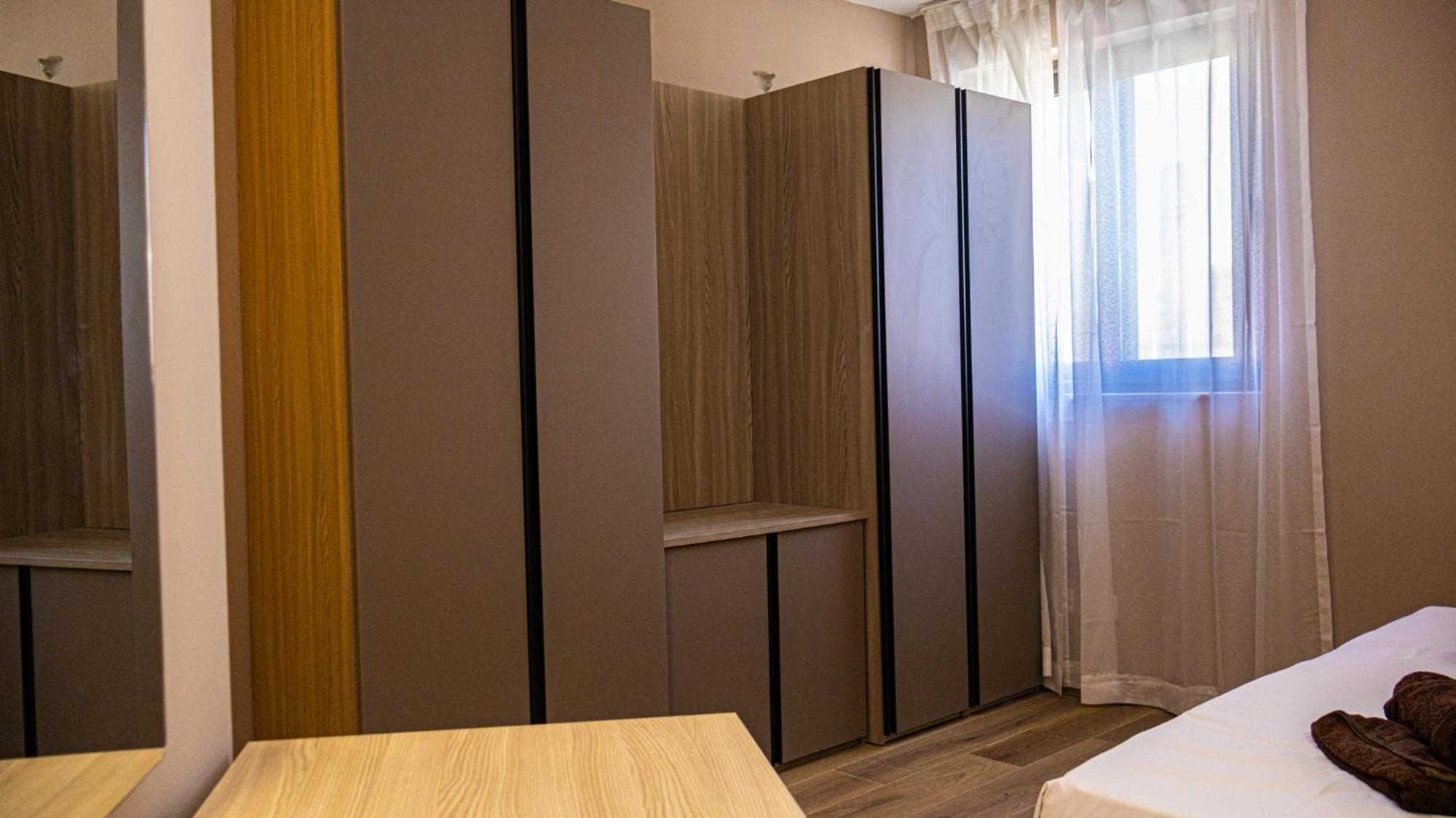 De Luxe Pointe Ph Apartament *